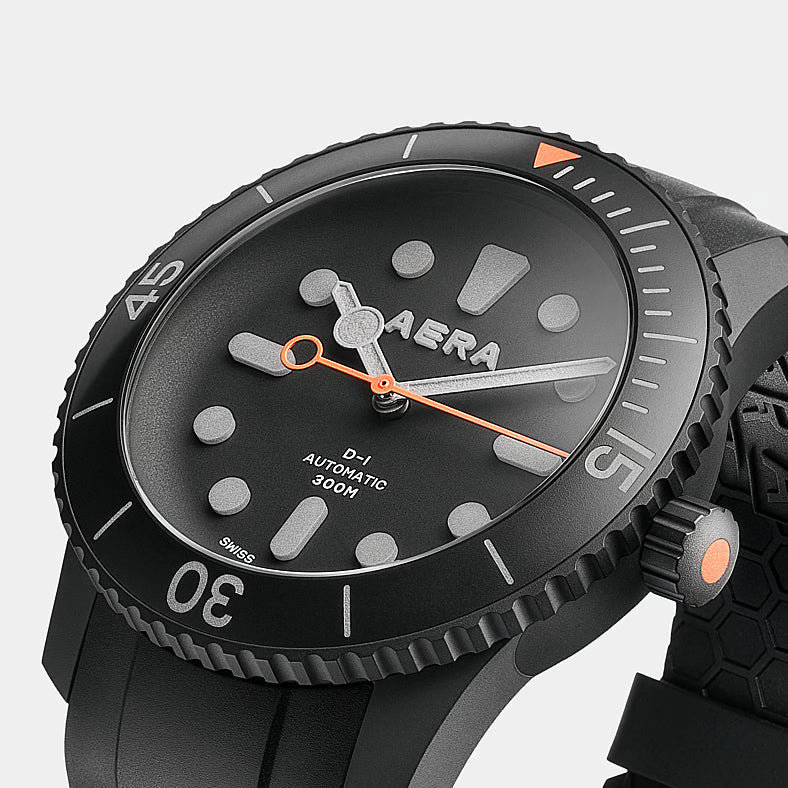 Maxim: Todd Snyder & AERA Instruments Launch Limited-Edition D-1 Diver Watch Collaboration