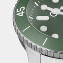 AERA D-1 Forest 120-click unidirectional bezel detail, green insert